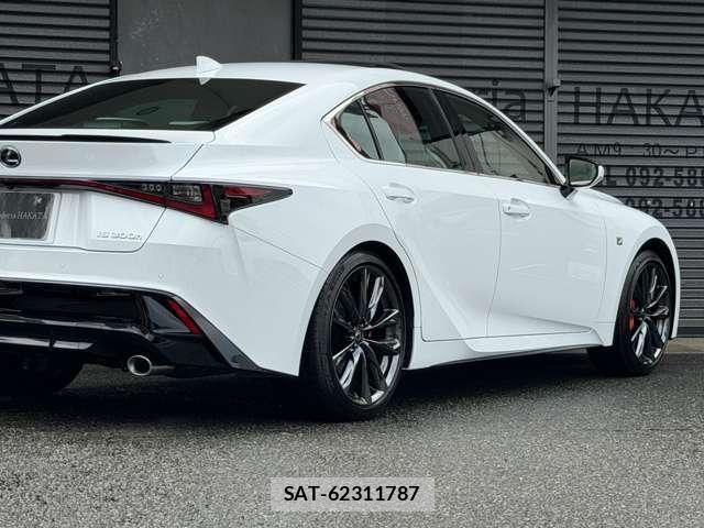 Lexus IS 2026-04 8224314-7