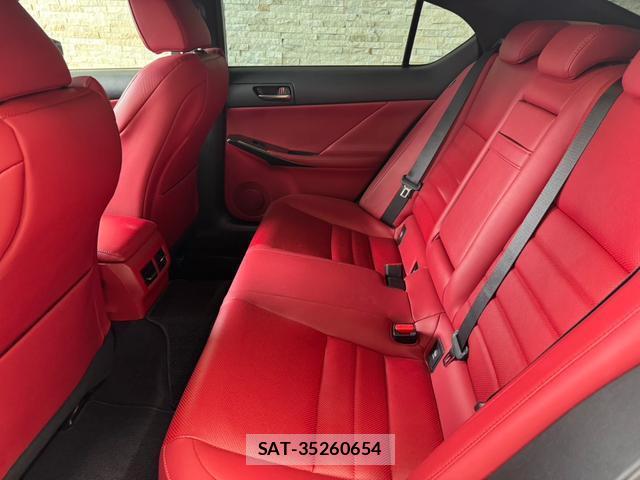 Lexus IS 2021-10 8224366-11