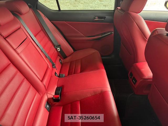 Lexus IS 2021-10 8224366-12