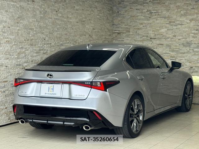 Lexus IS 2021-10 8224366-4