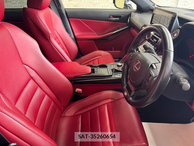 Lexus IS 2021-10 8224366-9
