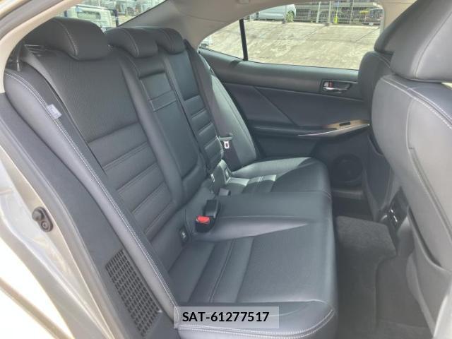 Lexus IS 2014-12 8225404-4