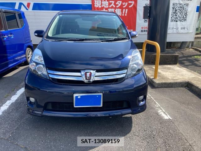 Toyota ISIS 2012-02 8220035-13