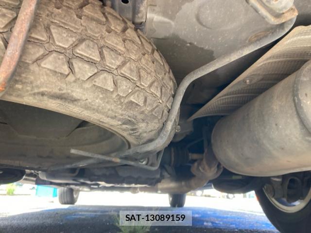 Toyota ISIS 2012-02 8220035-5