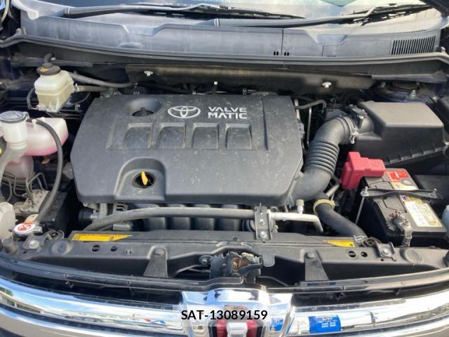Toyota ISIS 2012-02 8220035-6