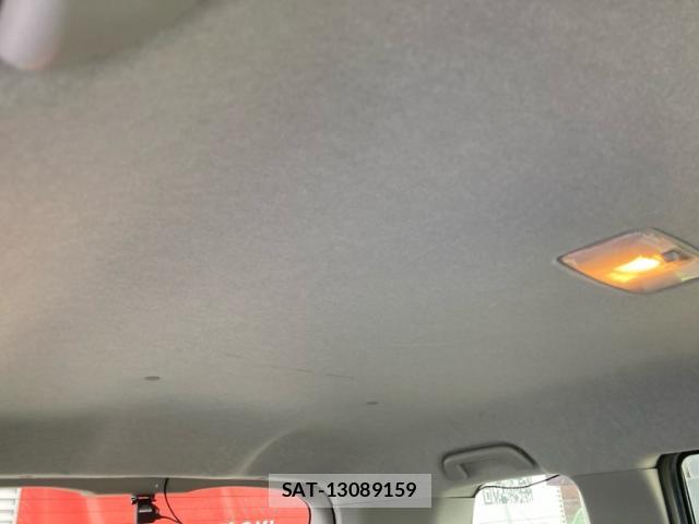 Toyota ISIS 2012-02 8220035-8