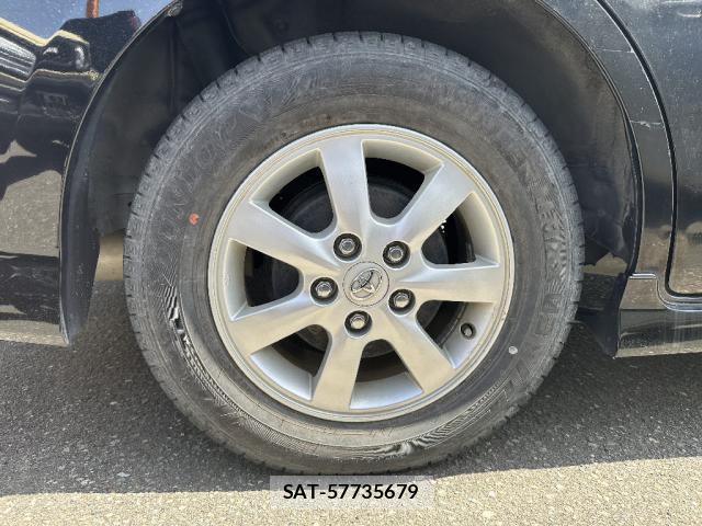 Toyota ISIS 2011-03 8220449-16