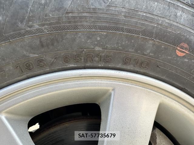 Toyota ISIS 2011-03 8220449-17