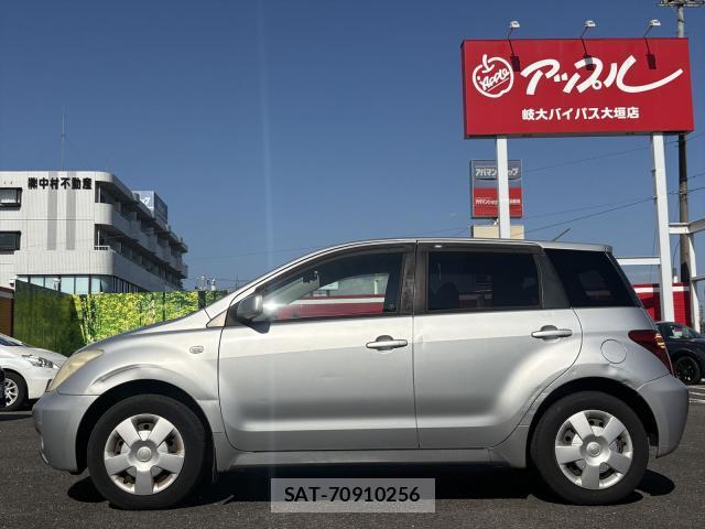 Toyota IST 2002-09 8221160-10