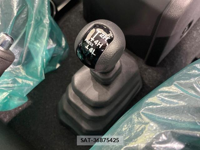 Suzuki JIMNY 2026-06 8220217-5