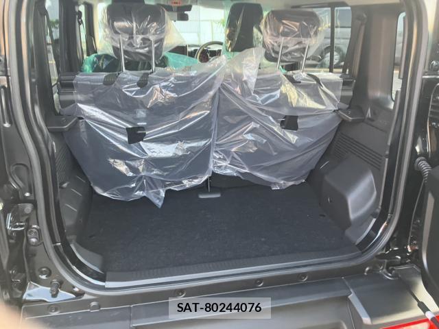 Suzuki JIMNY 2026-06 8220797-10