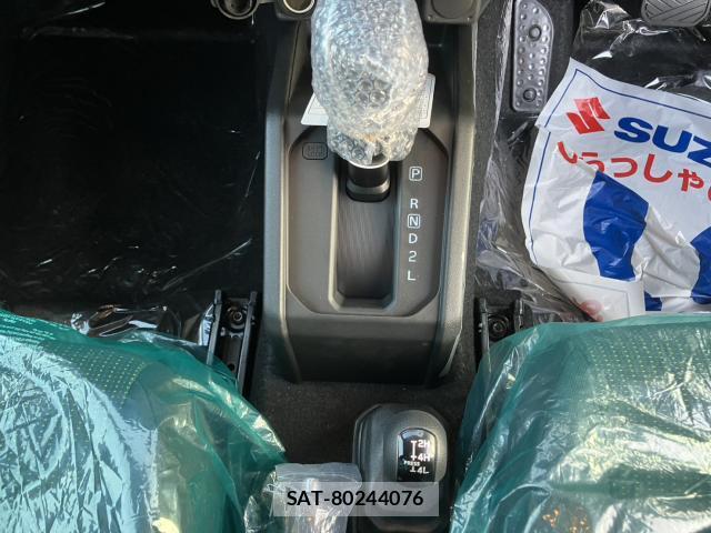 Suzuki JIMNY 2026-06 8220797-4