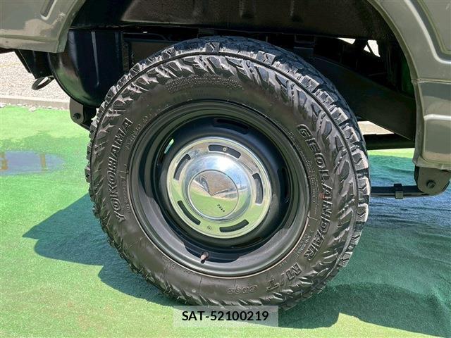 Suzuki JIMNY 1992 8220405-19