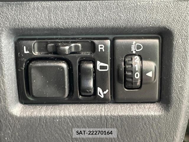 Suzuki JIMNY 2017-11 8221281-6