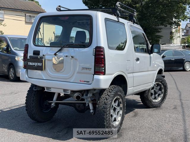 Suzuki JIMNY 2016-01 8221896-1