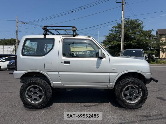 Suzuki JIMNY 2016-01 8221896-3