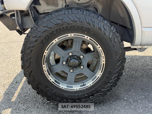 Suzuki JIMNY 2016-01 8221896-8