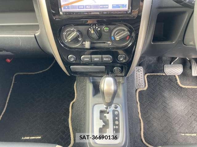Suzuki JIMNY 2015-12 8222654-17