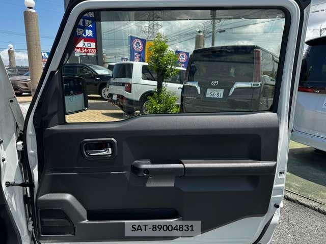 Suzuki JIMNY 2024-05 8223303-6