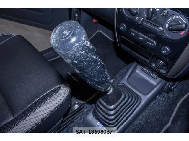 Suzuki JIMNY 2017-07 8223319-15