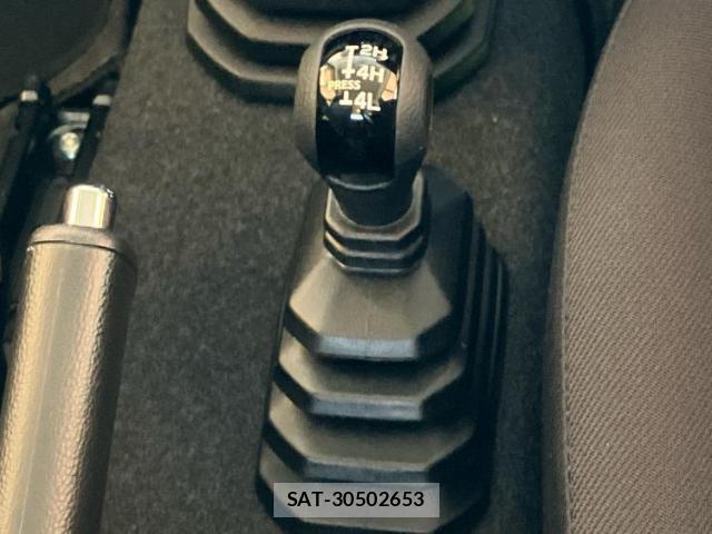 Suzuki JIMNY 2022-05 8225331-15