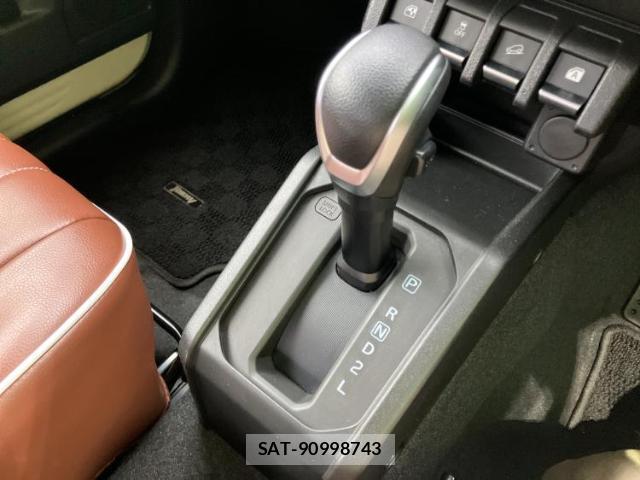 Suzuki JIMNY 2024-03 8225436-17