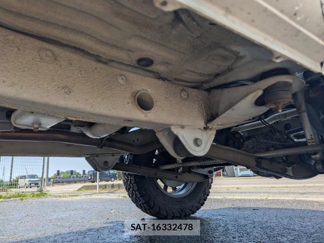 Suzuki JIMNY 2009-10 8225621-15