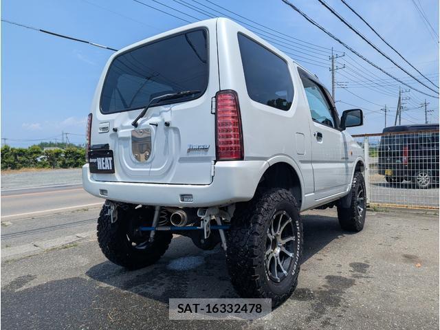 Suzuki JIMNY 2009-10 8225621-3