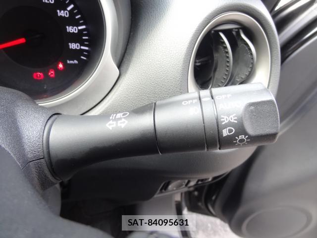 Nissan JUKE 2012-10 8221263-5