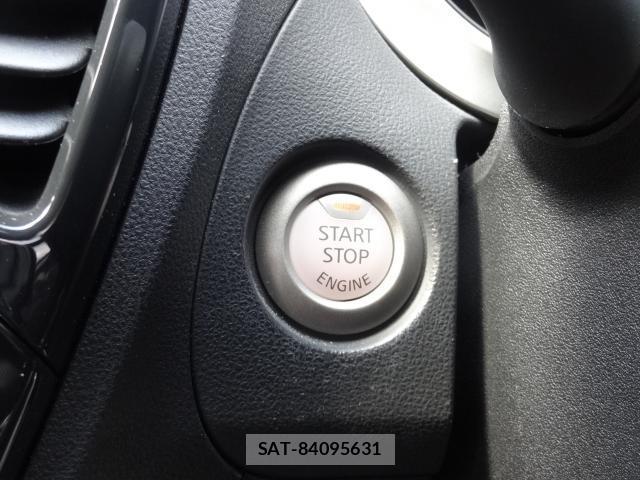 Nissan JUKE 2012-10 8221263-7