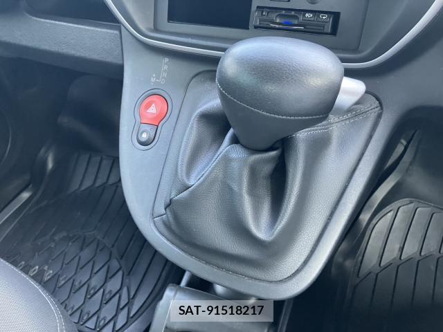 Renault KANGOO 2018-03 8216226-10