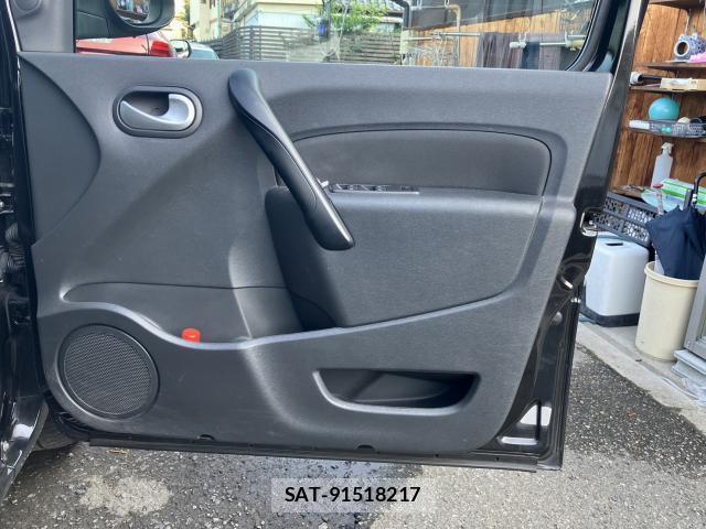 Renault KANGOO 2018-03 8216226-12