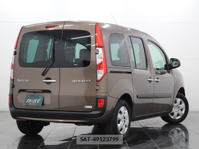 Renault KANGOO 2019-05 8221666-1