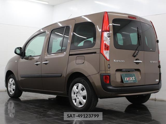 Renault KANGOO 2019-05 8221666-18