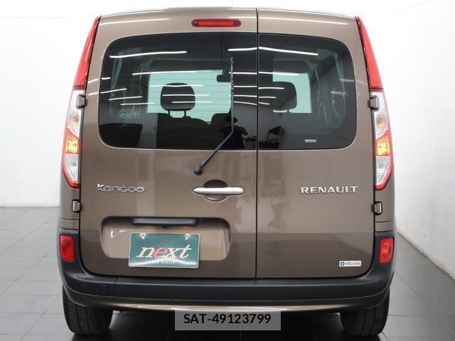 Renault KANGOO 2019-05 8221666-3