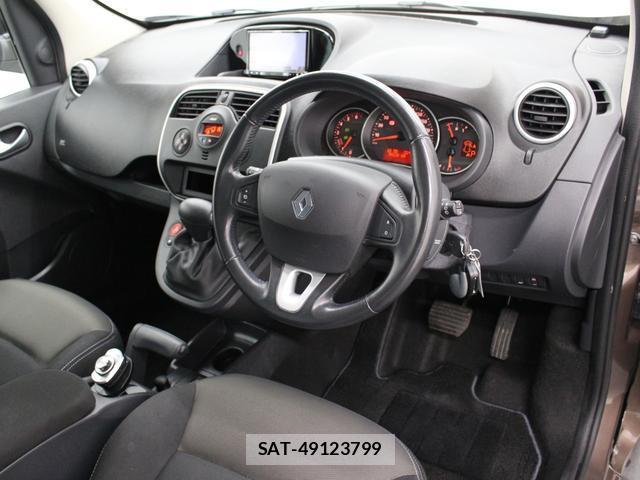 Renault KANGOO 2019-05 8221666-8