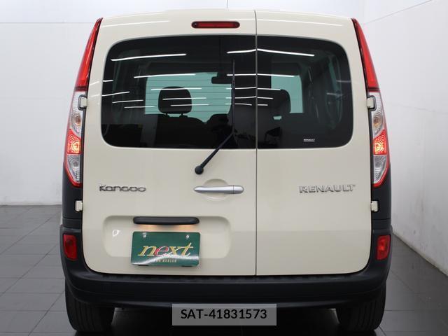Renault KANGOO 2020-08 8221667-3