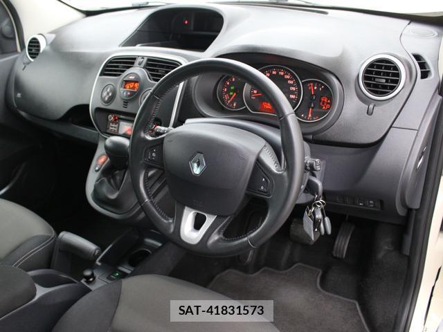 Renault KANGOO 2020-08 8221667-5