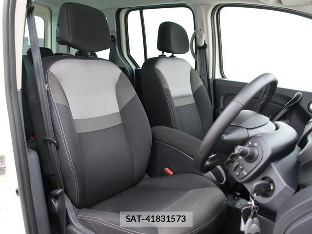Renault KANGOO 2020-08 8221667-6