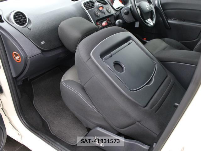 Renault KANGOO 2020-08 8221667-9
