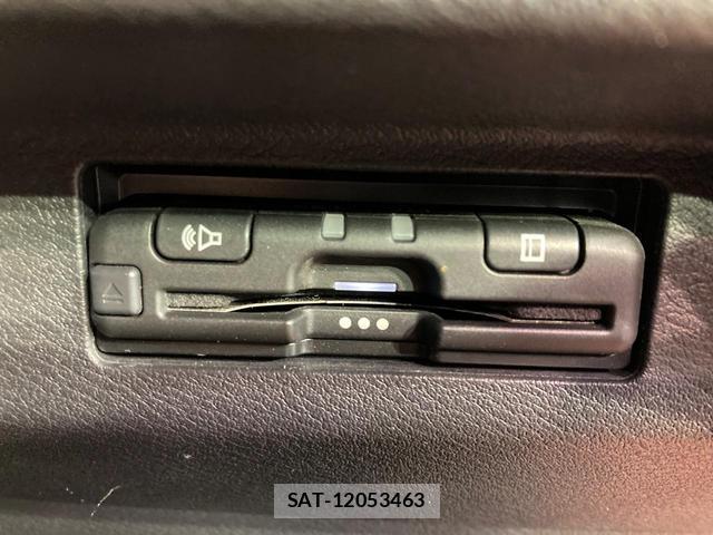 Nissan KICKS 2022-03 8217298-6