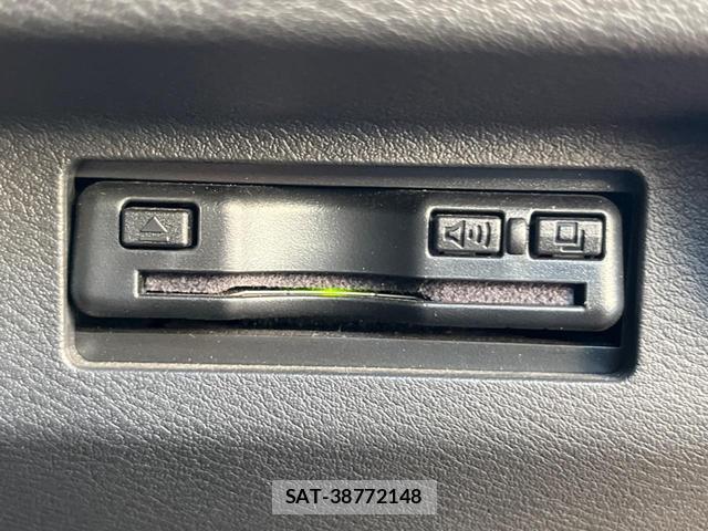 Nissan KICKS 2021-10 8224122-6