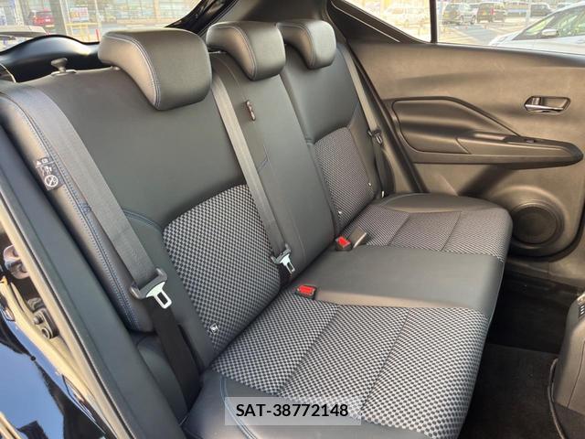 Nissan KICKS 2021-10 8224122-9