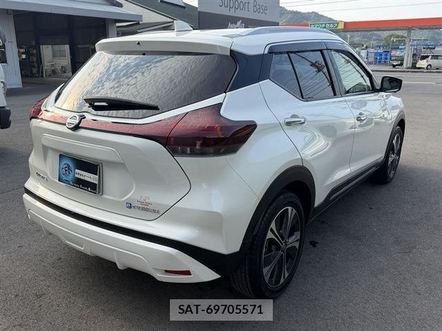 Nissan KIX 2023-09 8216770-1