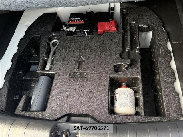 Nissan KIX 2023-09 8216770-11