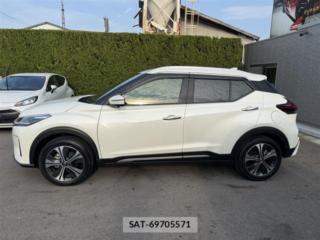 Nissan KIX 2023-09 8216770-2