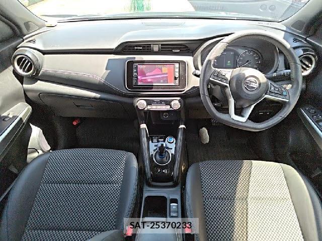Nissan KIX 2021-07 8221335-2