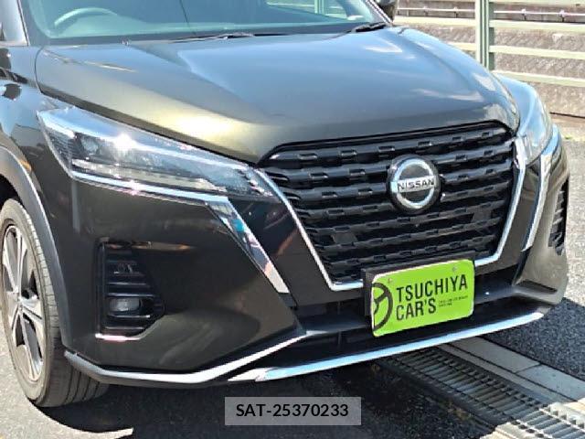 Nissan KIX 2021-07 8221335-9