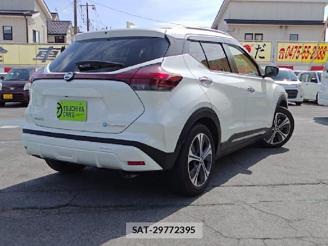 Nissan KIX 2023-02 8224744-1