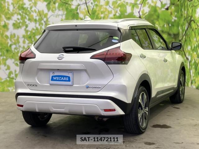 Nissan KIX 2021-05 8225123-2